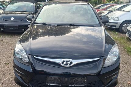 Hyundai i30 175.000 km 2.299 &euro; Oberhausen 46045