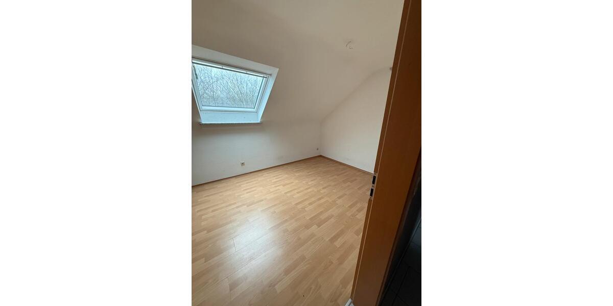 3-Zimmer-DG-Wohnung ca. 100 qm mit Balkon in Velbert 3 zimmer