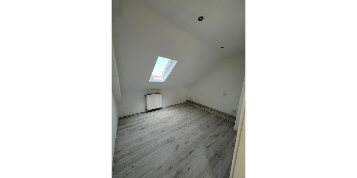 Dachgeschoßwohnung Oberhausen Rothebusch - 2 Zimmer, 37 m&sup2;, 530&euro; | Angebot:27618415