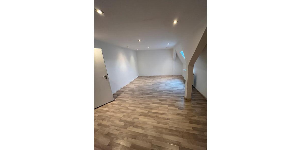 Dachgeschoßwohnung Hagen Hagen-Mitte - 3.5 Zimmer, 85 m&sup2;, 750&euro; | Angebot:27541605