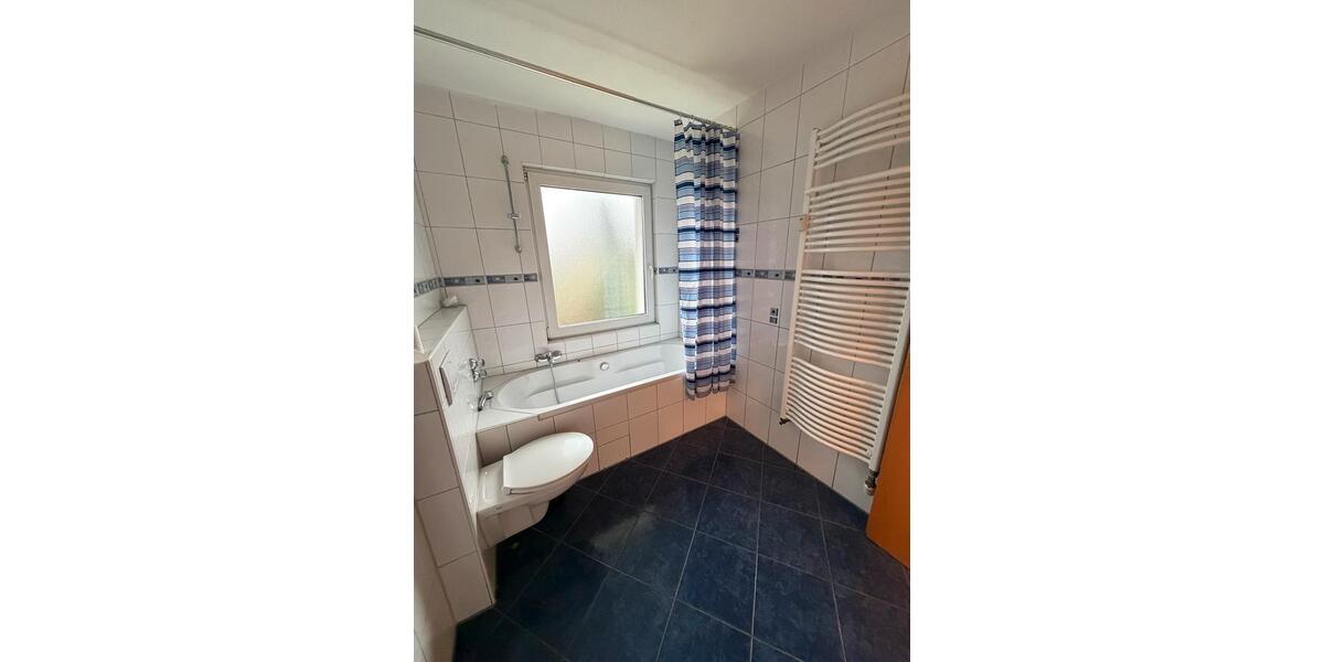 Etagenwohnung Essen Stadtbezirk VI - 4 Zimmer, 100 m&sup2;, 1.100&euro; | Angebot:25596582