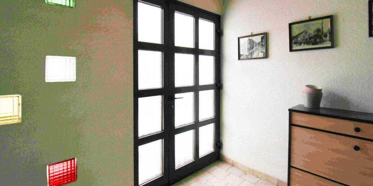 Viel Platz, viele Möglichkeiten: Zweifamilienhaus mit Garten, Wintergarten & Mieteinnahmen! 6 zimmer