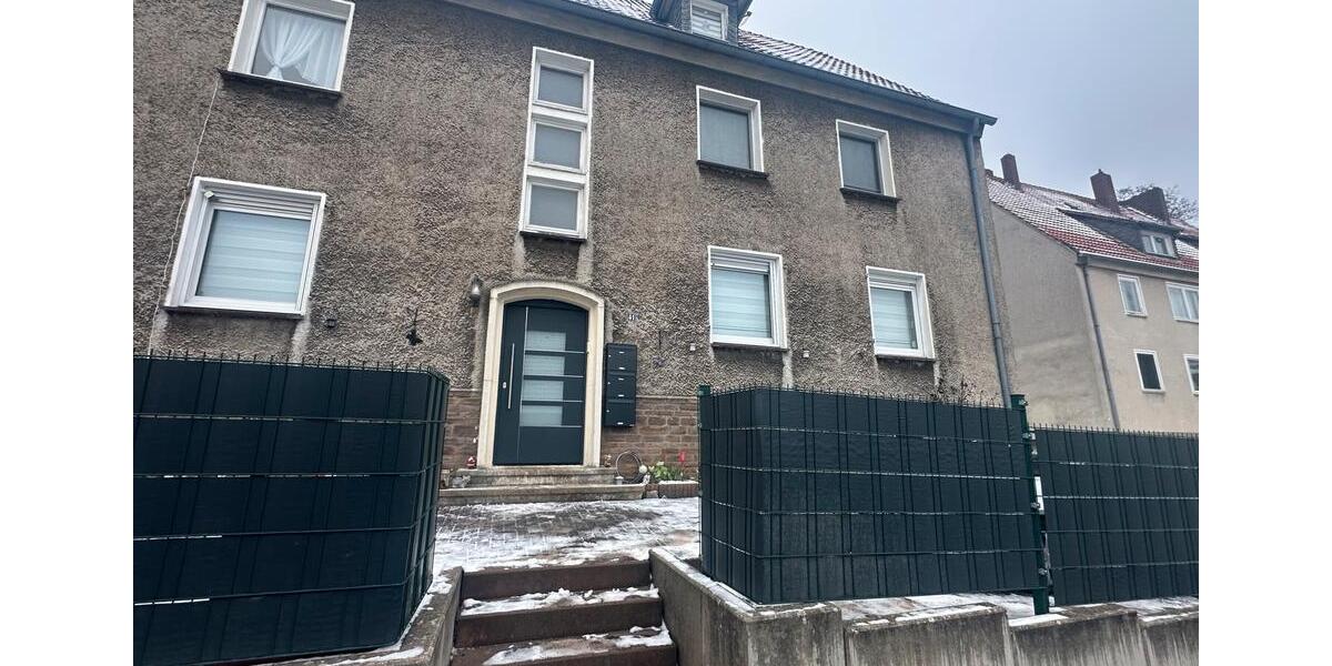 Gepflegtes 3-Familienhaus mit großem Grundstück & Doppelgarage 10 zimmer