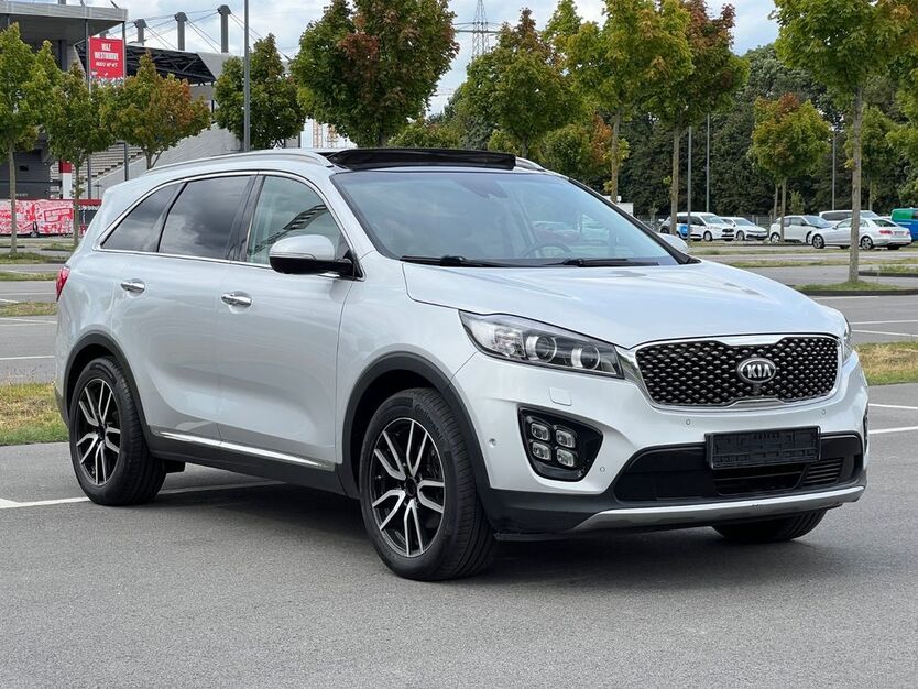 Kia Sorento 303.000 km 12.990 € Essen 45356
