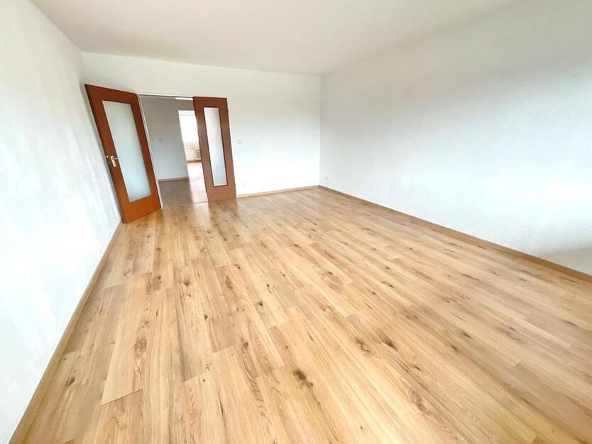 Große 3 Zimmerwohnung mit Balkon zimmer