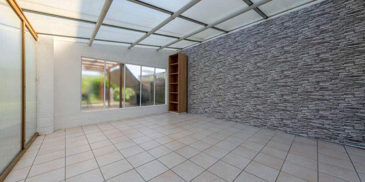 Renovierte Doppelhaushälfte mit Garten und Garage in zentrumsnaher Lage von Lünen 3 zimmer