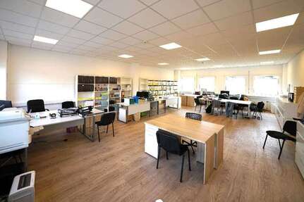 Büro in Ratingen 3.424 € 428 m²