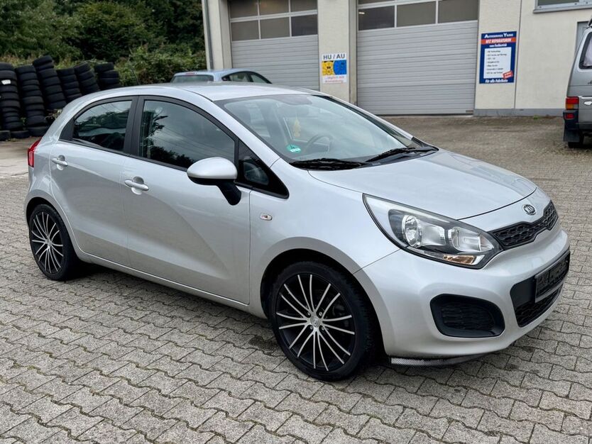 Kia Rio 73.233 km 5.990 € Recklinghausen 45665