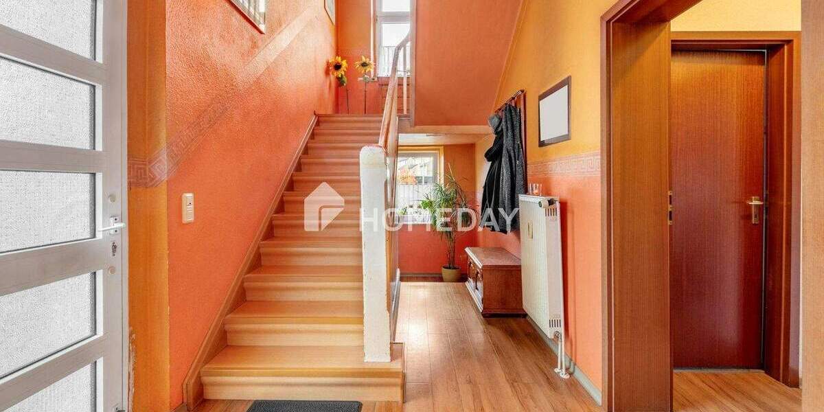 Geräumige DHH mit ca. 140 m² Gesamtfläche (davon 96 m² Wohnfläche) und liebevoll angelegtem Garten 4 zimmer