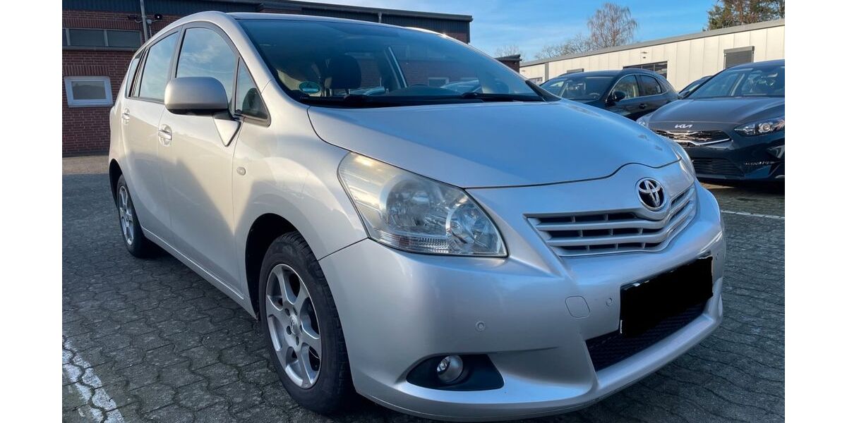 Toyota Verso 80.900 km 8.999 &euro; DORTMUND 44263