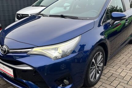 Toyota Avensis 214.000 km 7.499 &euro; Marl 45772