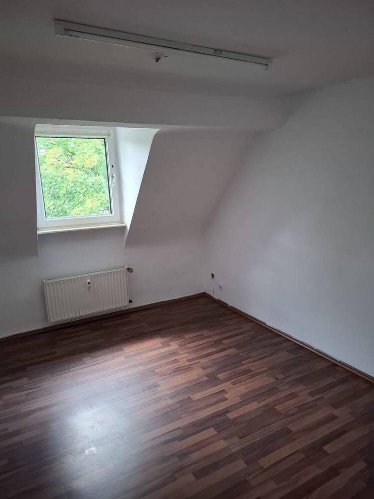 gemütliche DG Wohnung sucht neue Mieter