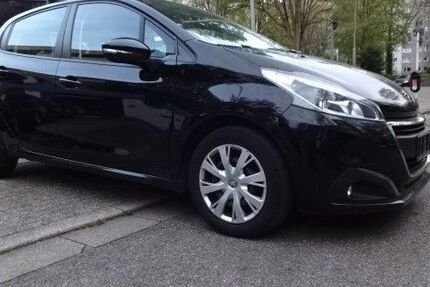 Peugeot 208 111.688 km 4.200 &euro; Essen 45276