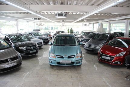 Nissan Almera 170.000 km 2.990 &euro; Essen 45356