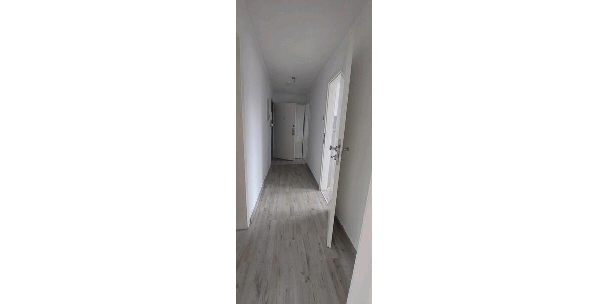 renoviertes 3 zimmer Wohnung (Dachgeschoss) 3 zimmer