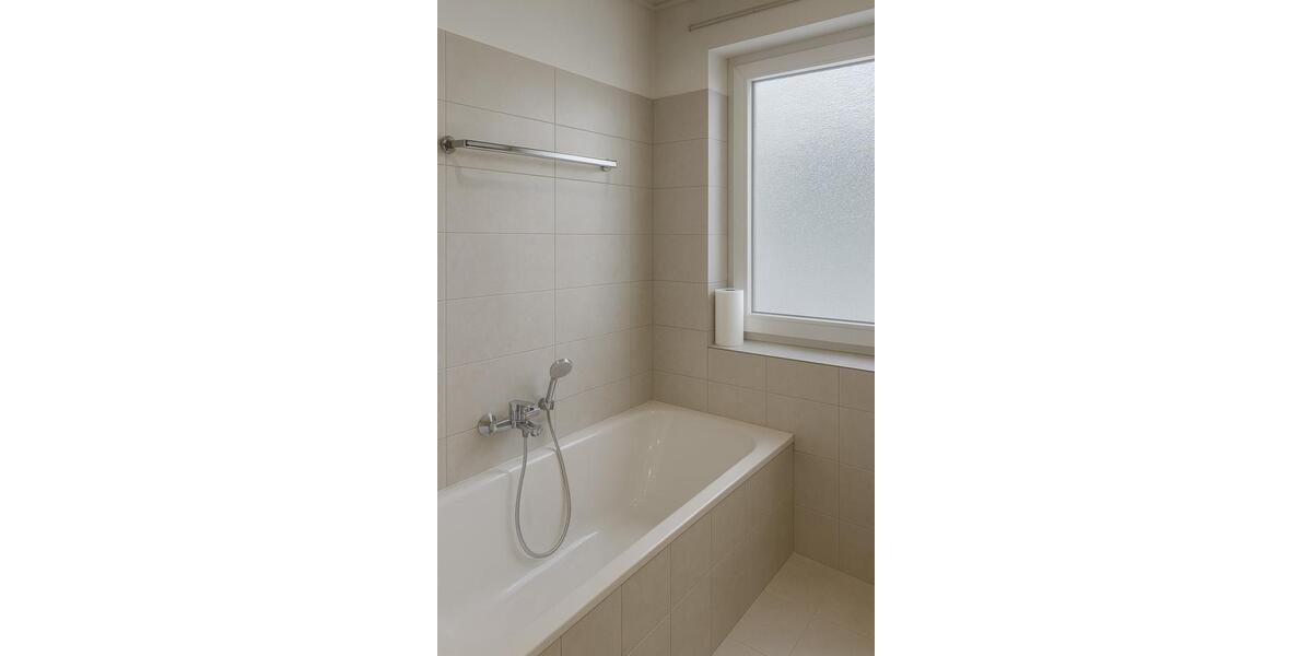 Haus 1-2 Fam. min Garage und Kaufgrund 4 zimmer