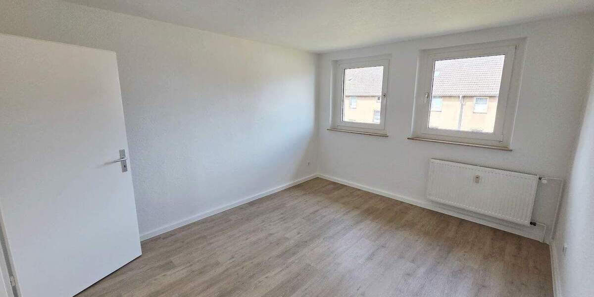 NEU*NEU*NEU!! Frisch RENOVIERTE 2-Zimmer-Wohnung mit neuem Tageslichtbad und Vinyldesign-Boden 2 zimmer