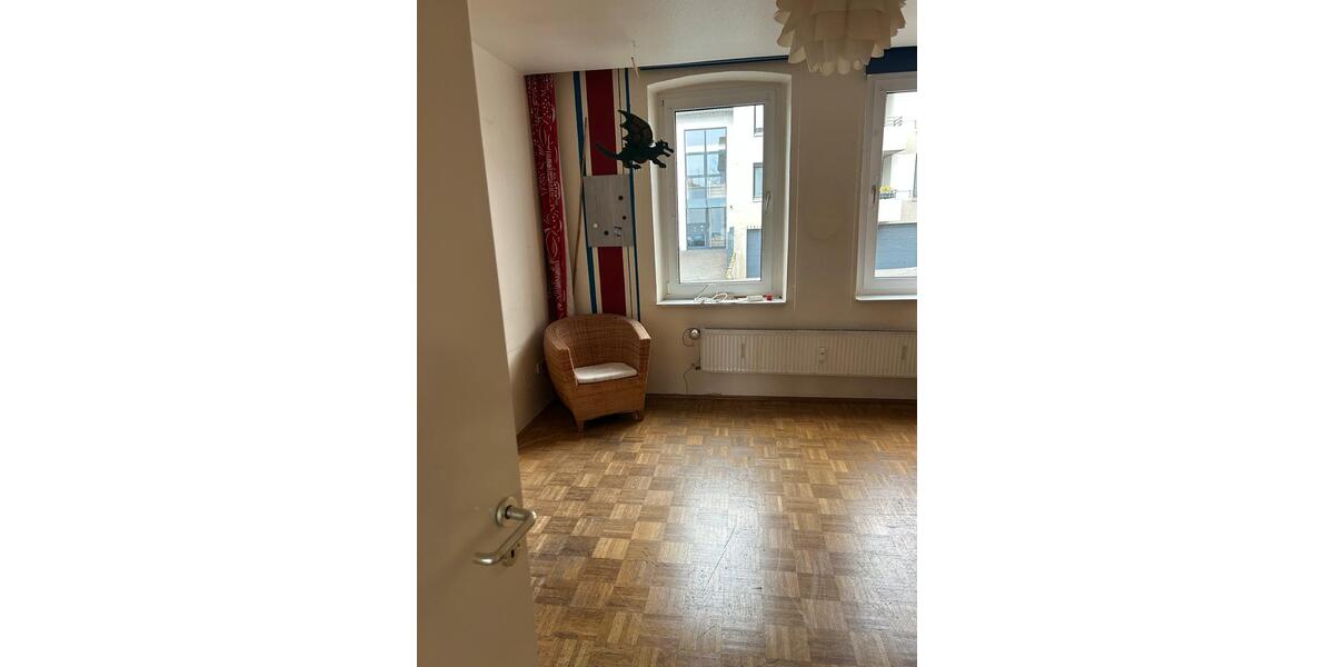 Erdgeschoßwohnung Bochum Bochum-Südwest - 1 Zimmer, 18 m&sup2;, 300&euro; | Angebot:25632978