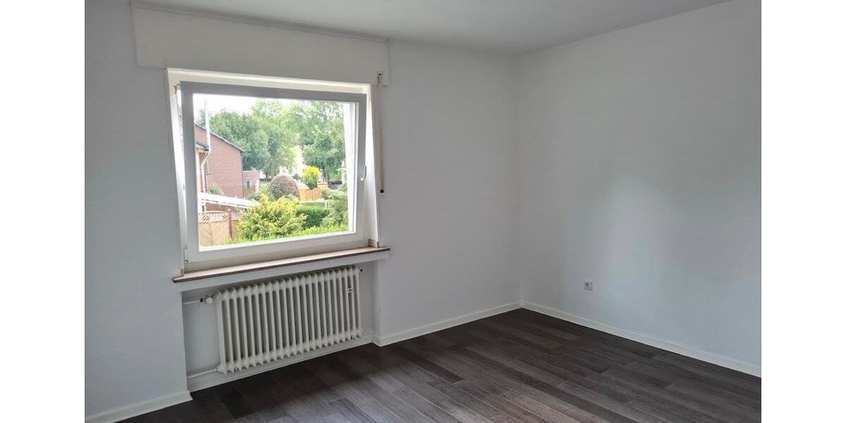 Etagenwohnung Lünen Brambauer - 3 Zimmer, 94 m&sup2;, 900&euro; | Angebot:25793376