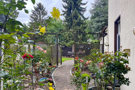 Einfamilienhaus Essen Stadtbezirk VI - 30 Zimmer, 824 m&sup2;, 1.495.000&euro; | Angebot:26906006
