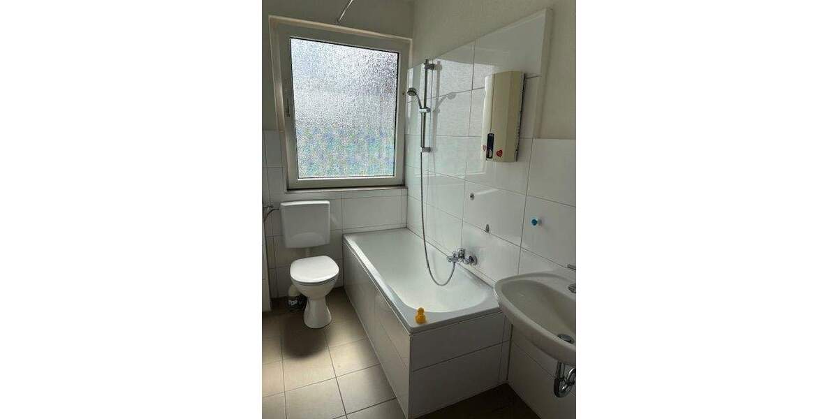 Etagenwohnung Oberhausen Stadtmitte - 3 Zimmer, 67 m&sup2;, 400&euro; | Angebot:24342023