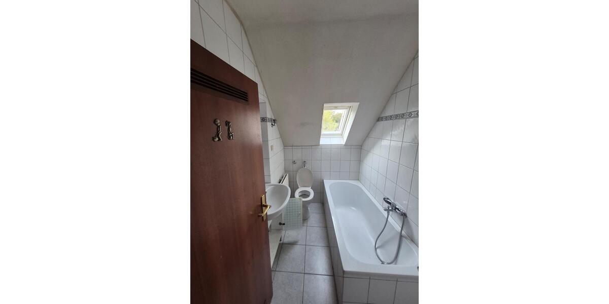 Dachgeschoßwohnung Bochum Bochum-Mitte - 2.5 Zimmer, 50 m&sup2;, 420&euro; | Angebot:27581550