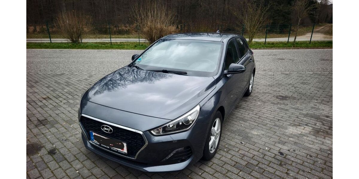 Hyundai i30 116.000 km 12.499 &euro; Oberhausen 46145