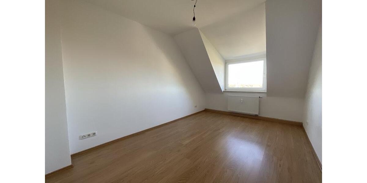 Dachgeschoßwohnung Essen Stadtbezirk III - 1 Zimmer, 28 m&sup2;, 309&euro; | Angebot:25754023