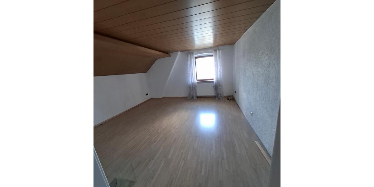 Dachgeschoßwohnung Witten Annen - 3.5 Zimmer, 82 m&sup2;, 129.000&euro; | Angebot:27000619