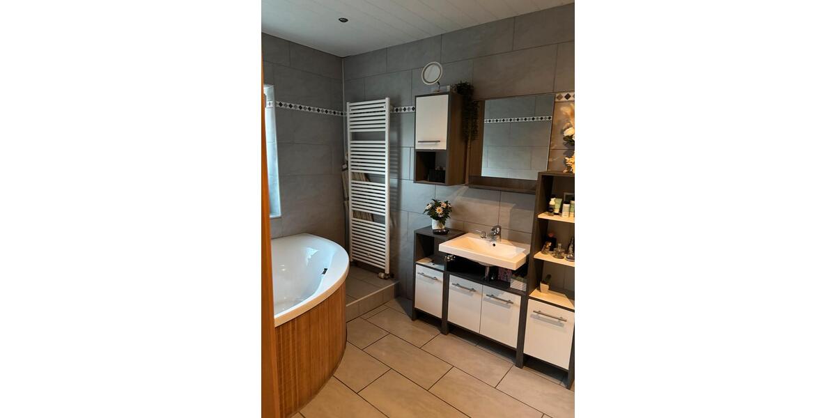 Reihenhaus Herten Bertlich - 7 Zimmer, 183 m&sup2;, 380.000&euro; | Angebot:27426570