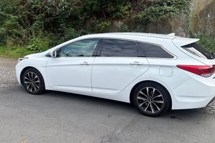 Hyundai i40 190.000 km 9.200 € Herne 44625