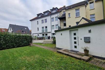 Saniertes Haus mit luxuriöser Ausstattung - 91 m² Komfortwohnung mit Garten und Bungalow. 1 zimmer