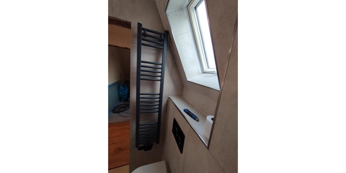 Wohnung *** Erstbezug nach vollständiger Sanierung ** 3 zimmer