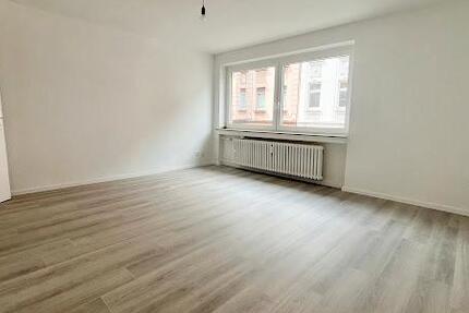 Schöne 3-Zimmer-Wohnung mit Balkon! zimmer