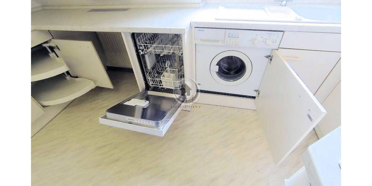 !!! ImmoPoint !!! Gemütliche Dachgeschoßwohnung - Einbauküche zur freien Nutzung 2 zimmer