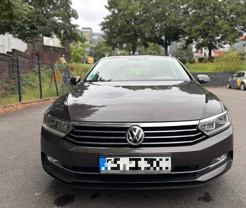 VW Passat 170.000 km 13.599 € Remscheid 42859