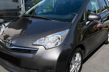 Toyota Verso-S 60.000 km 8.199 &euro; Schwerte 58239
