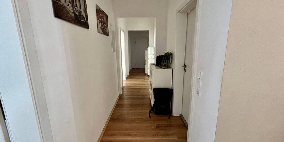 Moderne Eigentumswohnung mit stilvollem Badezimmer und guter Raumaufteilung 4 zimmer