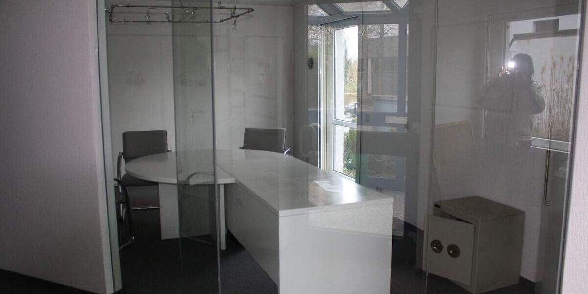 Gewerberäume in Herne-Sodingen mit Stellplätzen und Garage, eigenem Eingang 3 zimmer