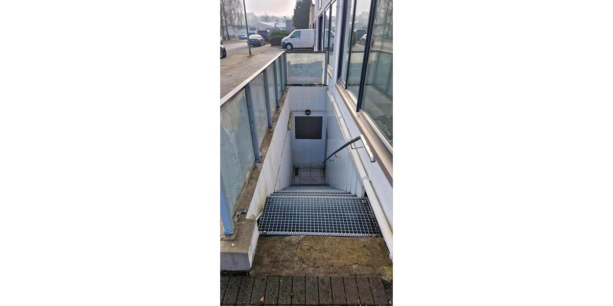 150m2 Büro Wellness Beauty Yoga Ausstellung Atelier Essen Kray UG zimmer