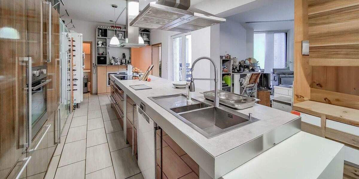 340m² - Photovoltaik - Ladesäule - Garage - Neue Heizung - Wintergarten 5 zimmer