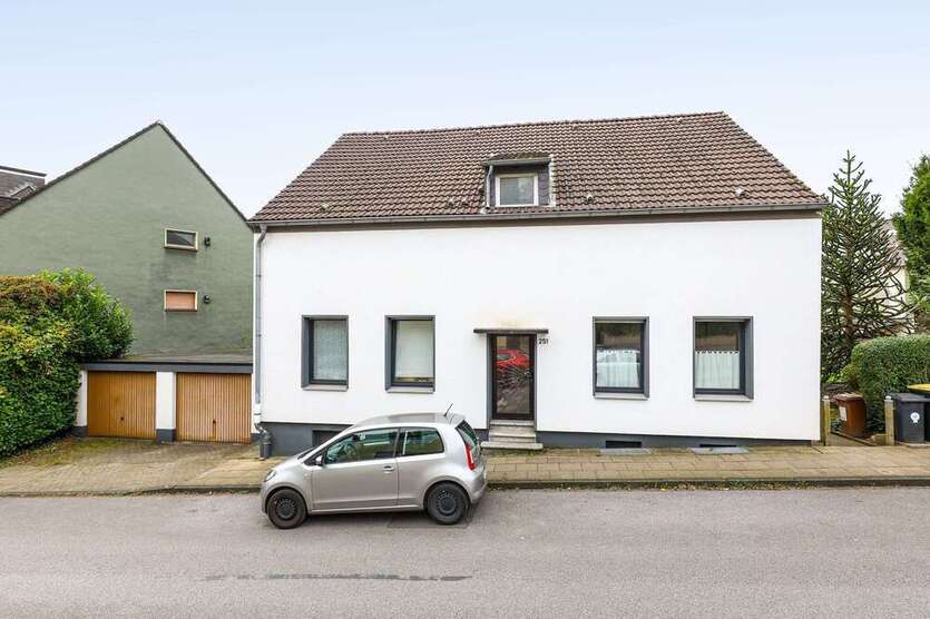 Haus zum Kaufen in Essen 349.000 € 192.8 m²