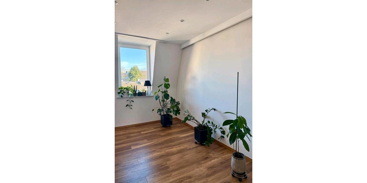 Dachgeschoßwohnung Wuppertal Sedansberg - 4 Zimmer, 100 m&sup2;, 850&euro; | Angebot:25370624