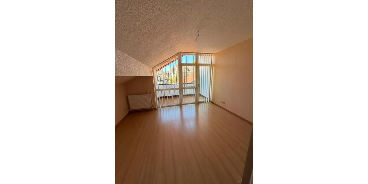 Dachgeschoßwohnung Bochum Günnigfeld - 3 Zimmer, 78 m&sup2;, 741&euro; | Angebot:26518324
