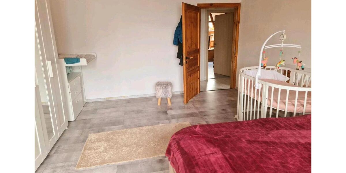 Dachgeschoßwohnung Bochum Höntrop - 3.5 Zimmer, 86 m&sup2;, 775&euro; | Angebot:25784116