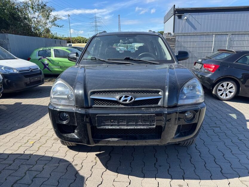 Hyundai TUCSON 180.000 km 1.900 € Essen 45326