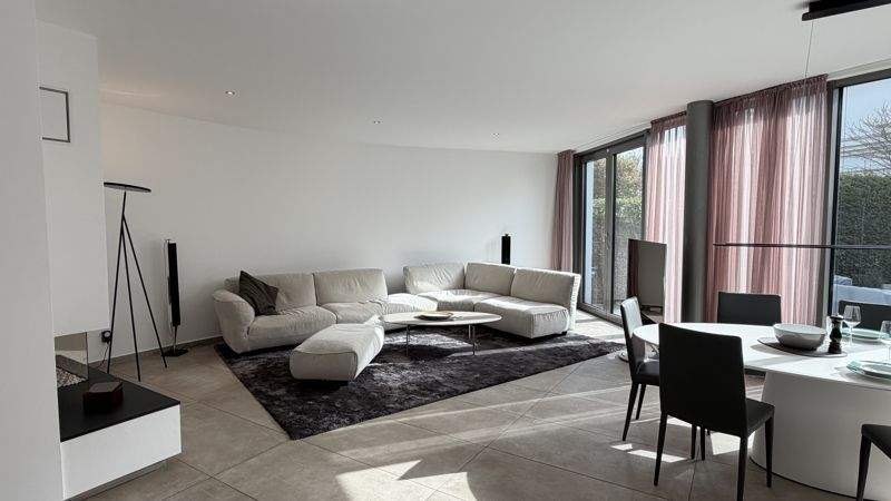 Etagenwohnung Essen Bredeney - 5 Zimmer, 190 m&sup2;, 2.700&euro; | Angebot:25801667