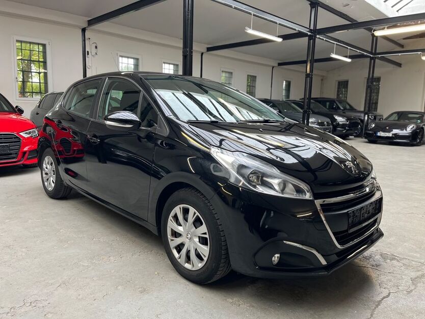 Peugeot 208 29.000 km 9.870 € Velbert 42551
