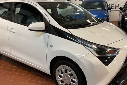 Toyota Aygo (X) 51.000 km 11.390 &euro; Wülfrath 42489