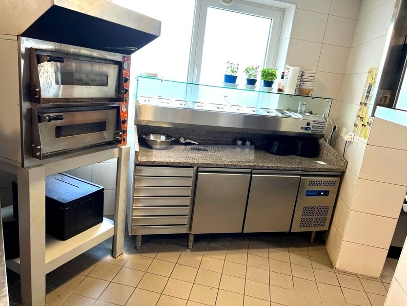 Gastrogewerbe mit einer Außenterrasse sucht neuen Mieter!!! zimmer
